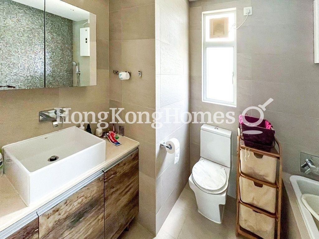 Master Bathroom — 松峰園，渣甸山