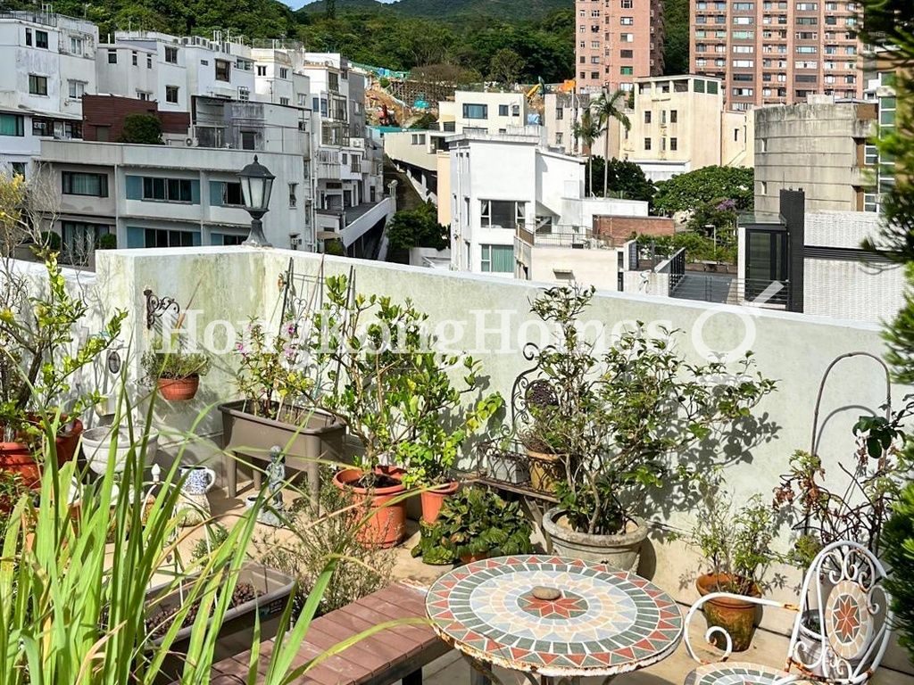 Roof Terrace off Living and Dining Room — 松峰園，渣甸山