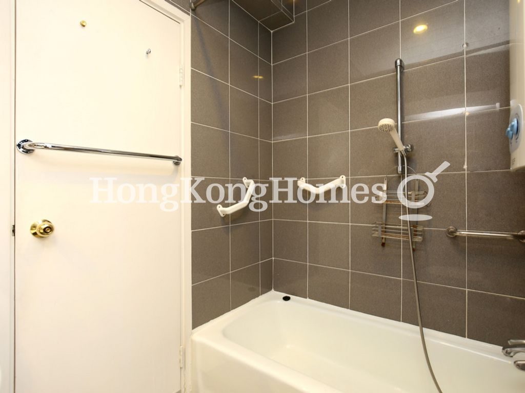 Guest Bathroom — 富景花園 - 第02座，西半山