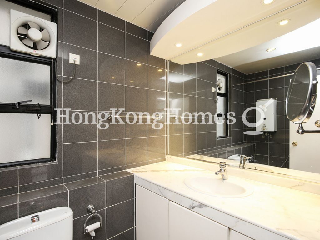 Master Bathroom — 富景花園 - 第02座，西半山