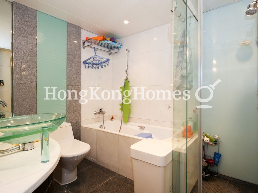 Master Bathroom — 君臨天下 3座，尖沙咀