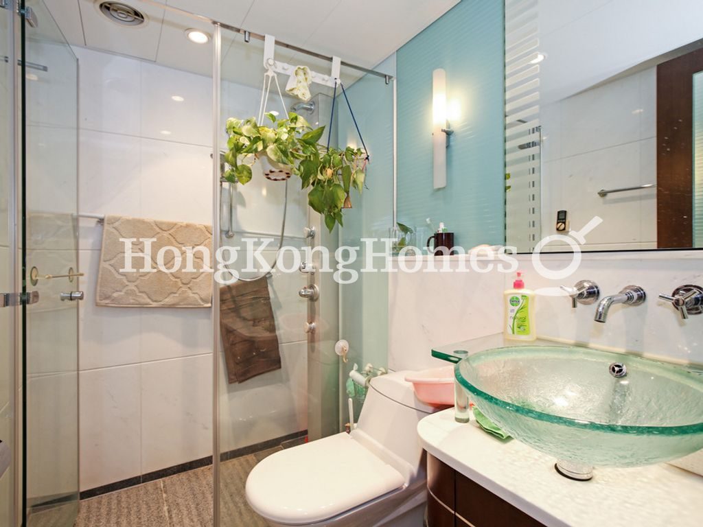 Guest Bathroom — 君臨天下 3座，尖沙咀