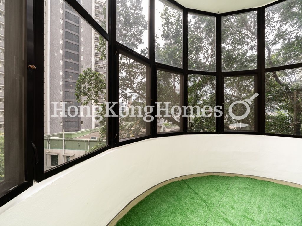 Balcony off Master Bedroom — 香海大廈，中半山