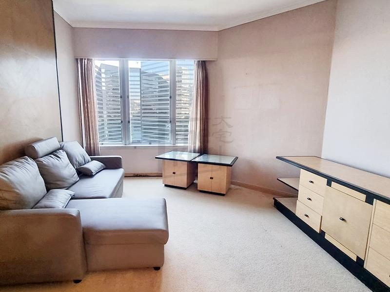 photo 1 — Convention Plaza Apartments, Wan Chai
