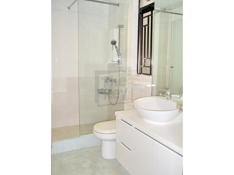 photo 4 — Roc Ye Court, Midlevels West