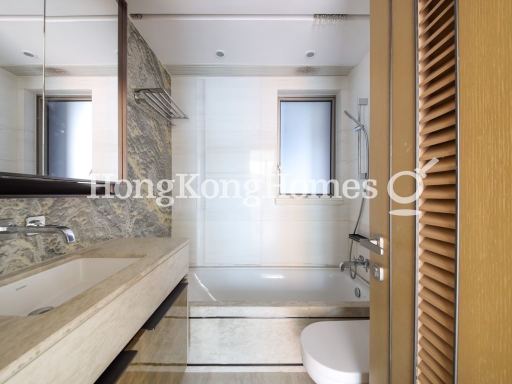 Guest Bathroom — My Central，中環