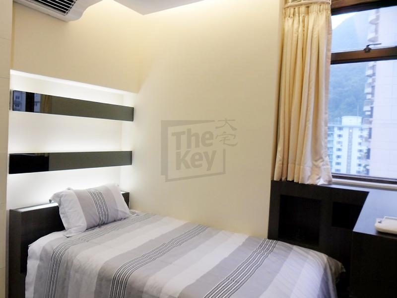 photo 4 — Roc Ye Court, Midlevels West
