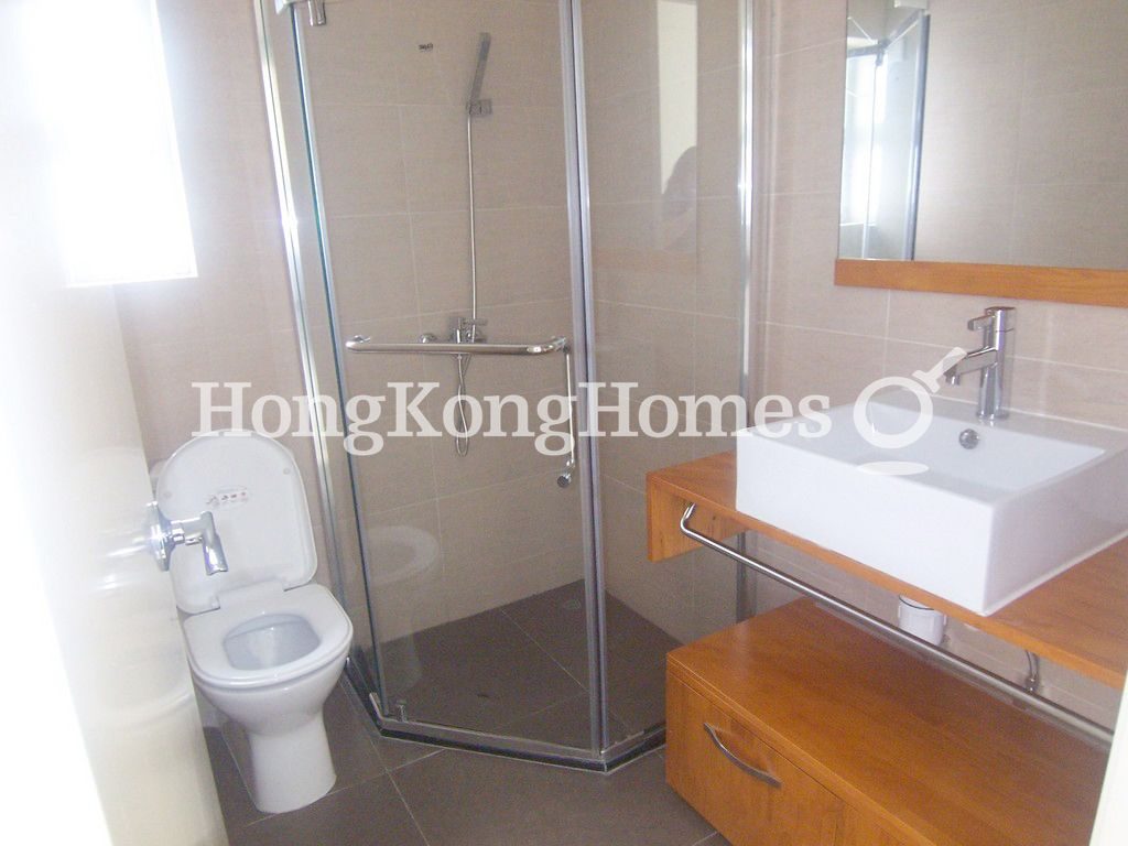 Second Ensuite Bathroom — Sea View Villa, Sai Kung