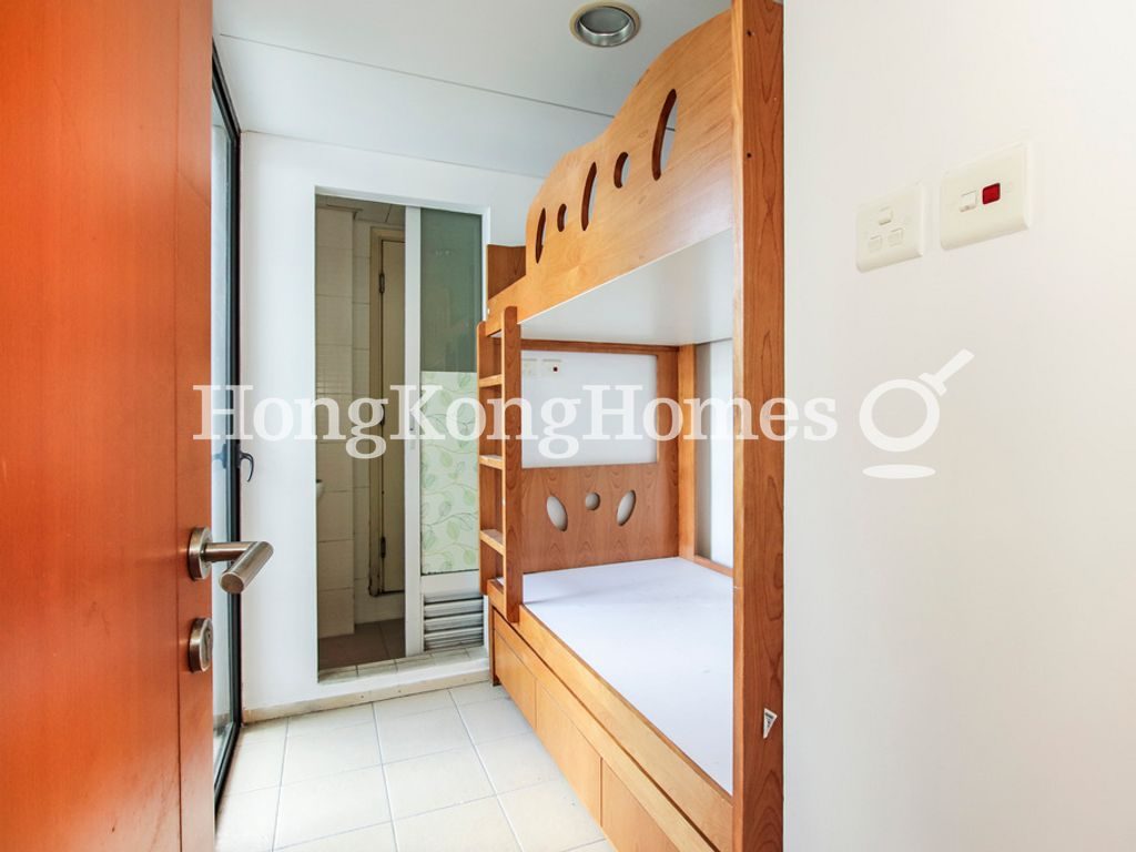 Maid's Room and Washroom — 貝沙灣 06期 Bel-Air No. 8 2座，薄扶林