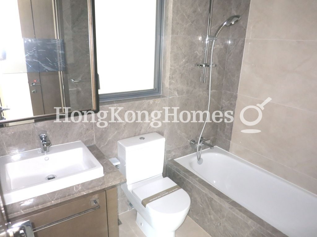 Master Bathroom — The Austin - Phase 1 - Tower 2A, Tsim Sha Tsui