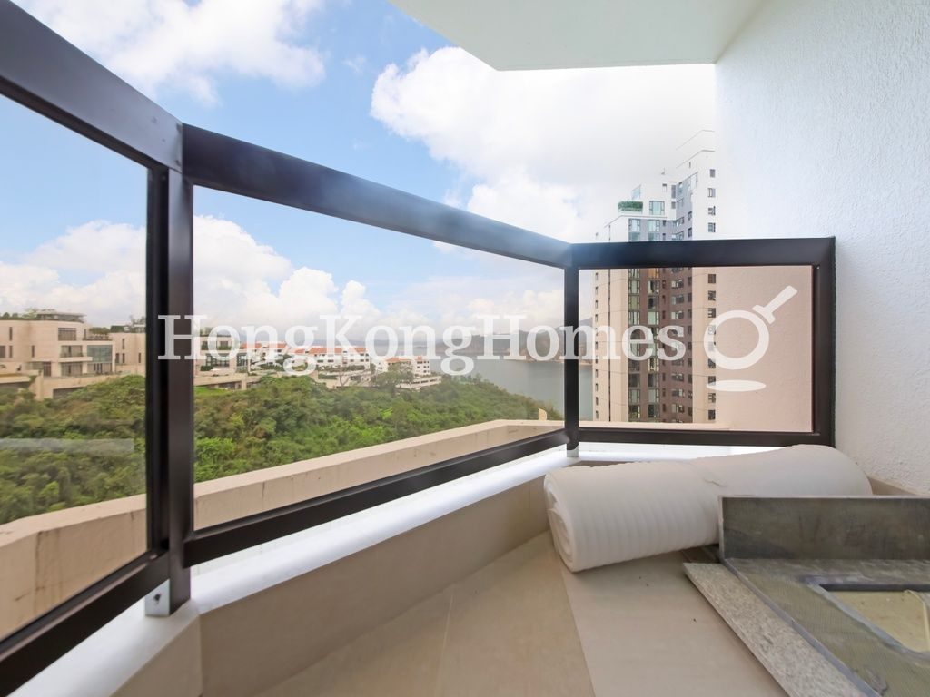 Balcony off Living and Dining Room — 南灣大廈，淺水灣