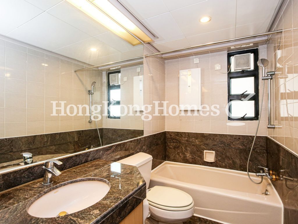 Guest Bathroom — 帝豪閣 C座，西半山
