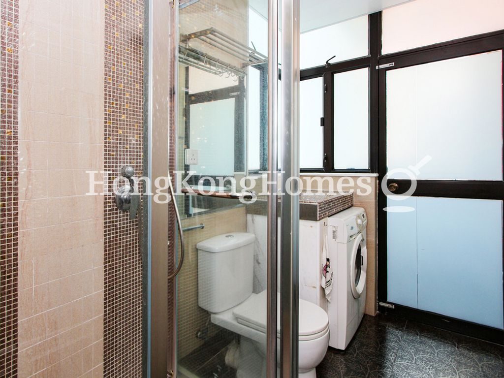 Guest Bathroom — 慧莉苑，跑馬地