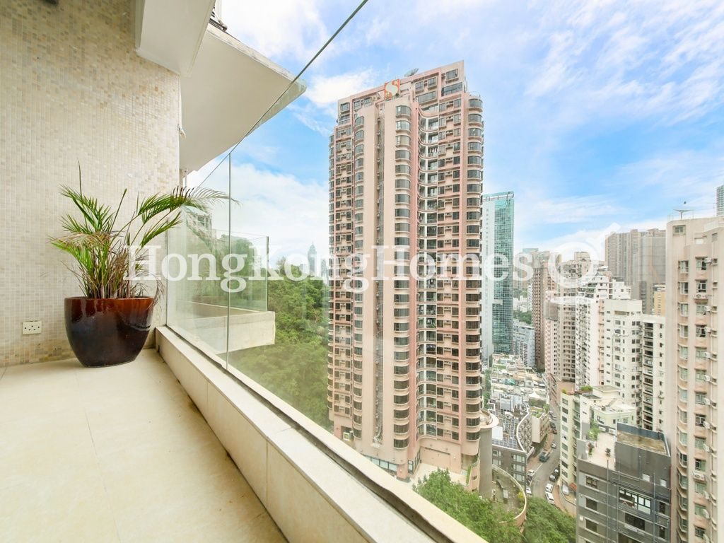Balcony off Living and Dining Room — 山村台35 -41號，跑馬地