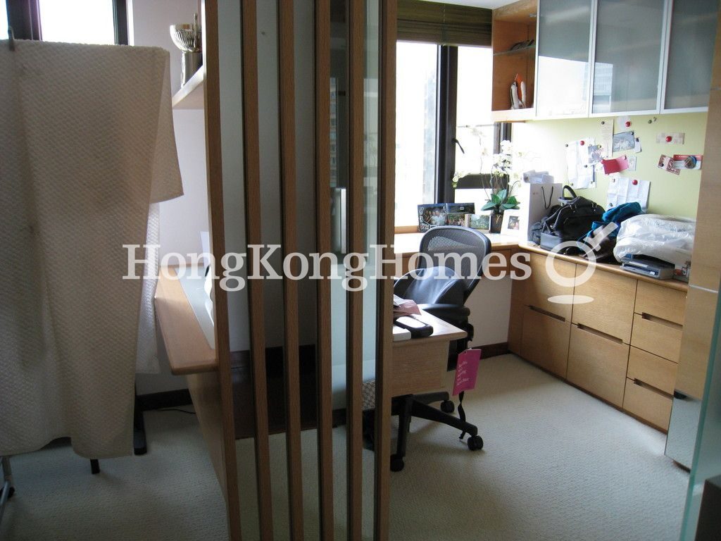 Second Bedroom — 凱旋門 1期 第1座 (摩天閣)，尖沙咀
