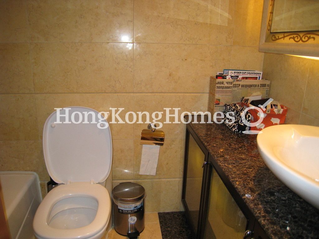 Guest Bathroom — 凱旋門 1期 第1座 (摩天閣)，尖沙咀