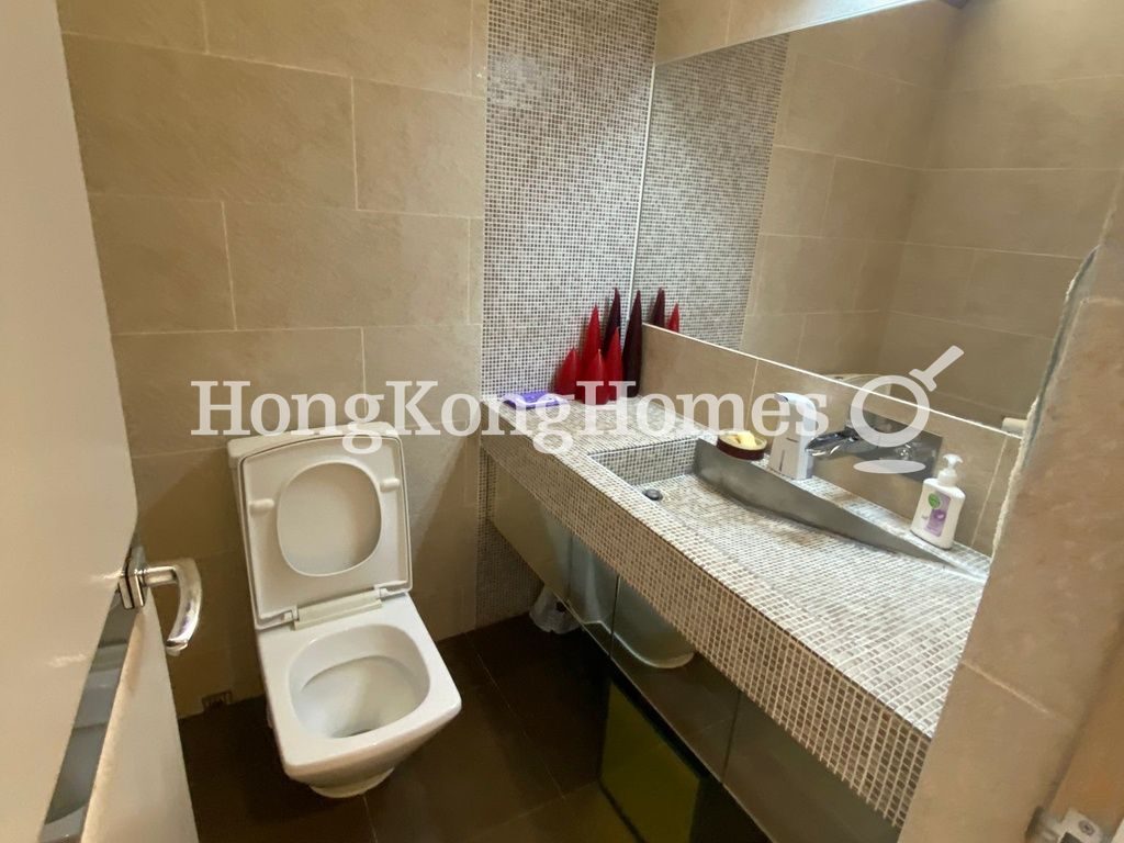 Guest Bathroom — 樂翠台 - A座，跑馬地