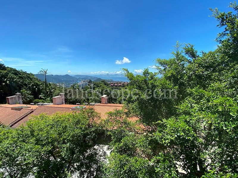 photo 2 — Strawberry Hill, The Peak