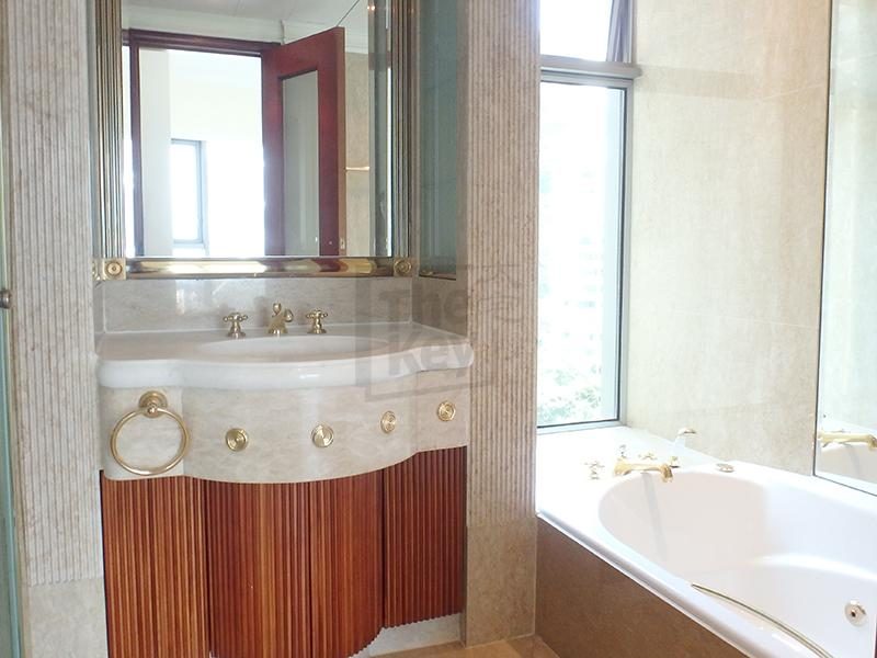 photo 4 — Regence Royale, Midlevels Central