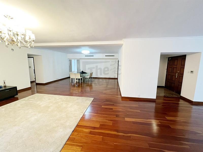 photo 2 — Estoril Court, Midlevels Central