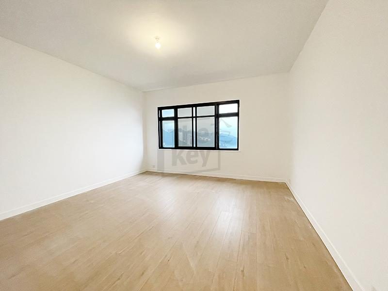 photo 4 — Repulse Bay Apartments, Repulse Bay