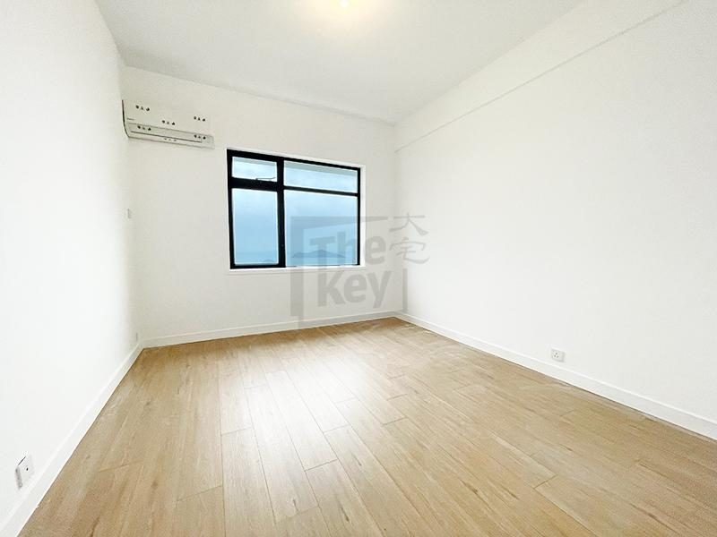 photo 9 — Repulse Bay Apartments, Repulse Bay