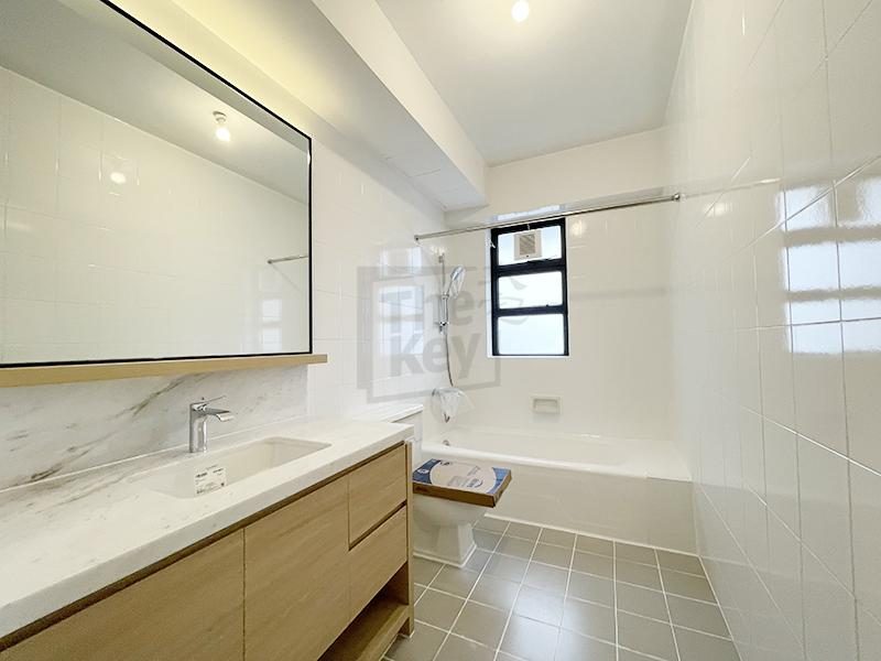 photo 10 — Repulse Bay Apartments, Repulse Bay