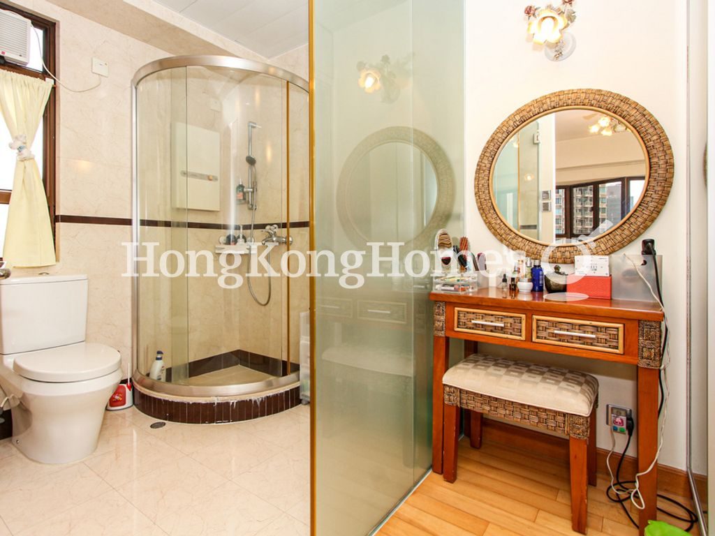 Master Bathroom — 永威閣，中半山