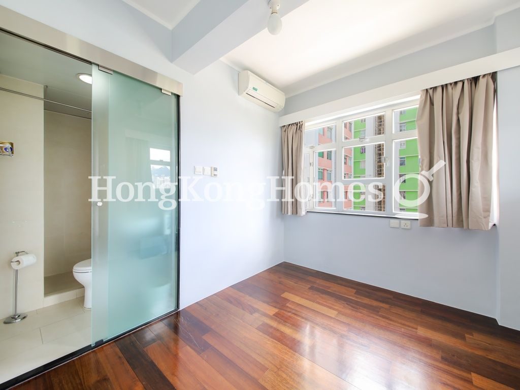 Second Ensuite Bedroom — 維多利大廈，銅鑼灣