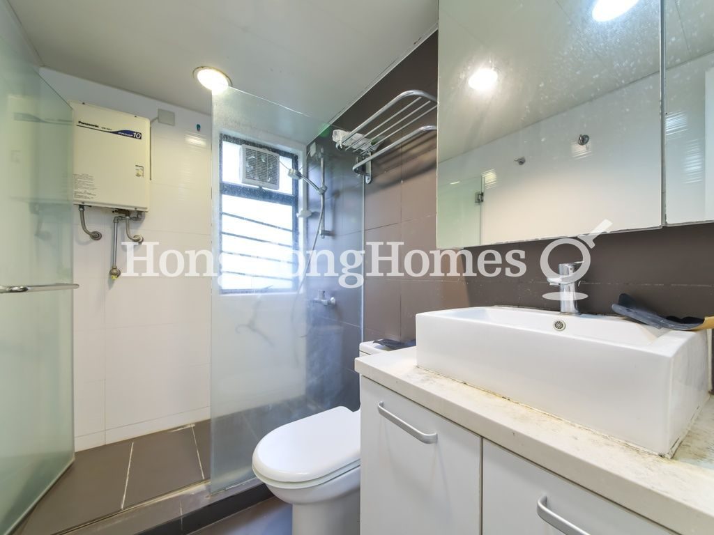 Guest Bathroom — 華景園 - 第02座，淺水灣