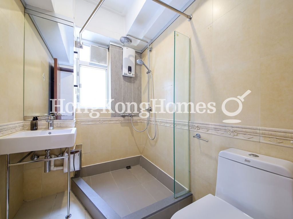 Guest Bathroom — 嘉賢大廈，西半山