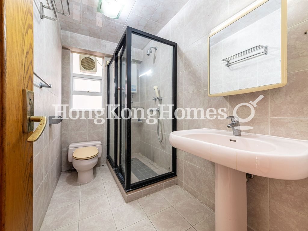 Guest Bathroom — 碧瑤灣 - 第22座，薄扶林