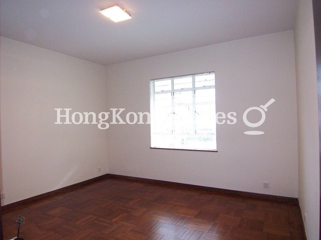Third Bedroom — 蟠龍道 16-20 號，跑馬地