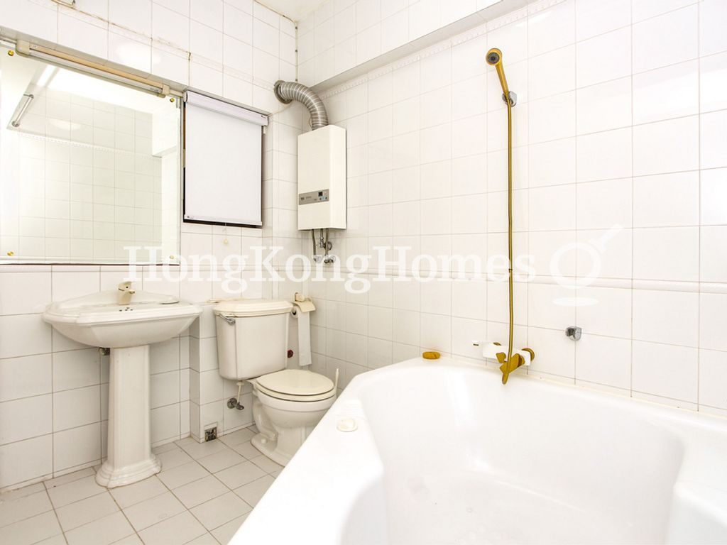 Master Bathroom — 箕璉坊21-25號，跑馬地