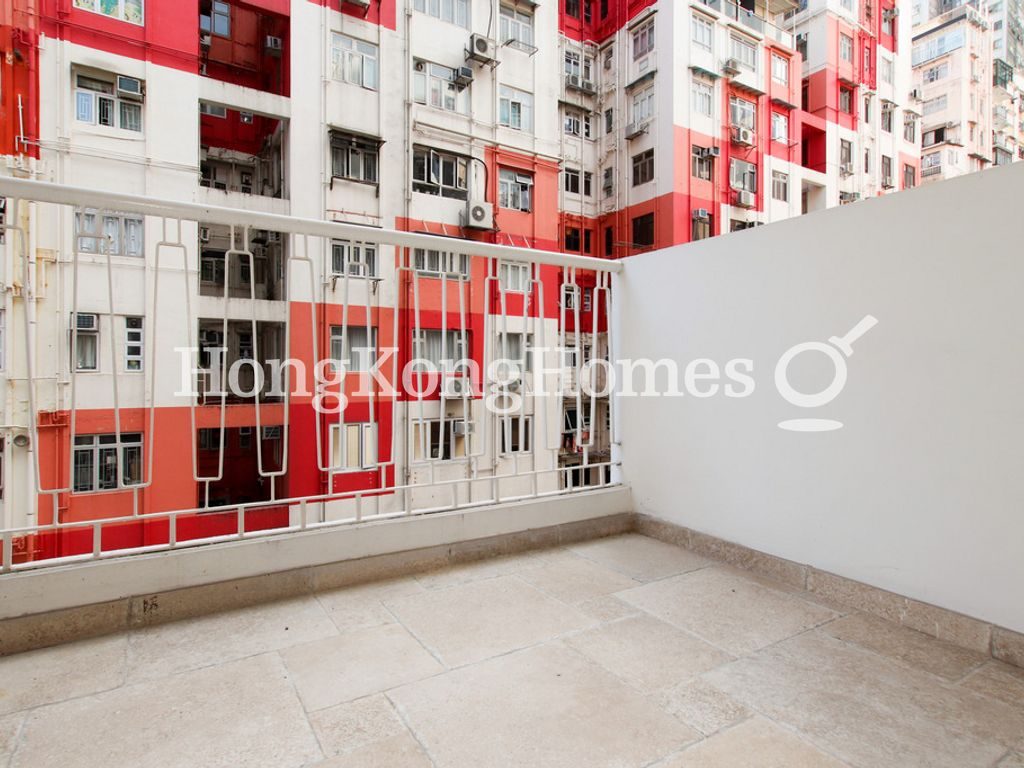 Balcony off Master Bedroom — 美登大廈，銅鑼灣