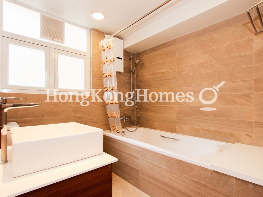 Master Bathroom — 美登大廈，銅鑼灣
