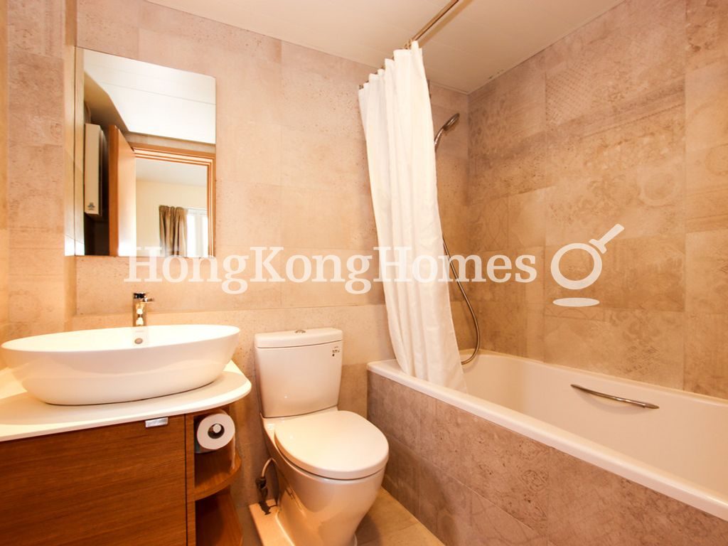 Second Ensuite Bathroom — 美登大廈，銅鑼灣