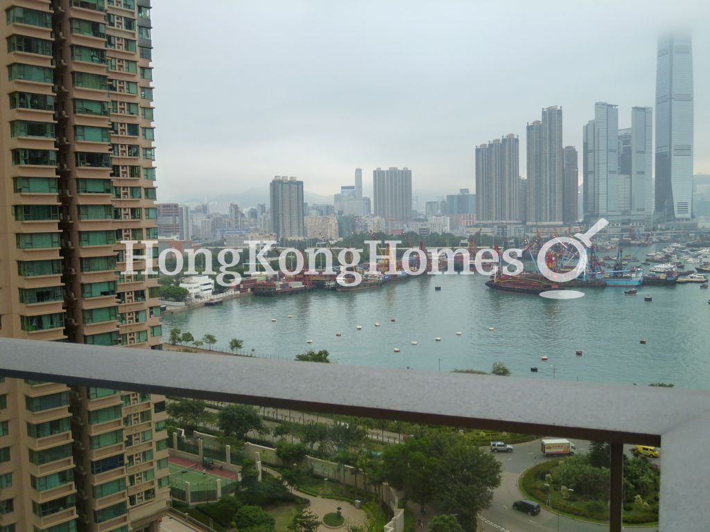 Balcony off Living Area — 瓏璽 - 第8座 (觀海鑽)，大角咀