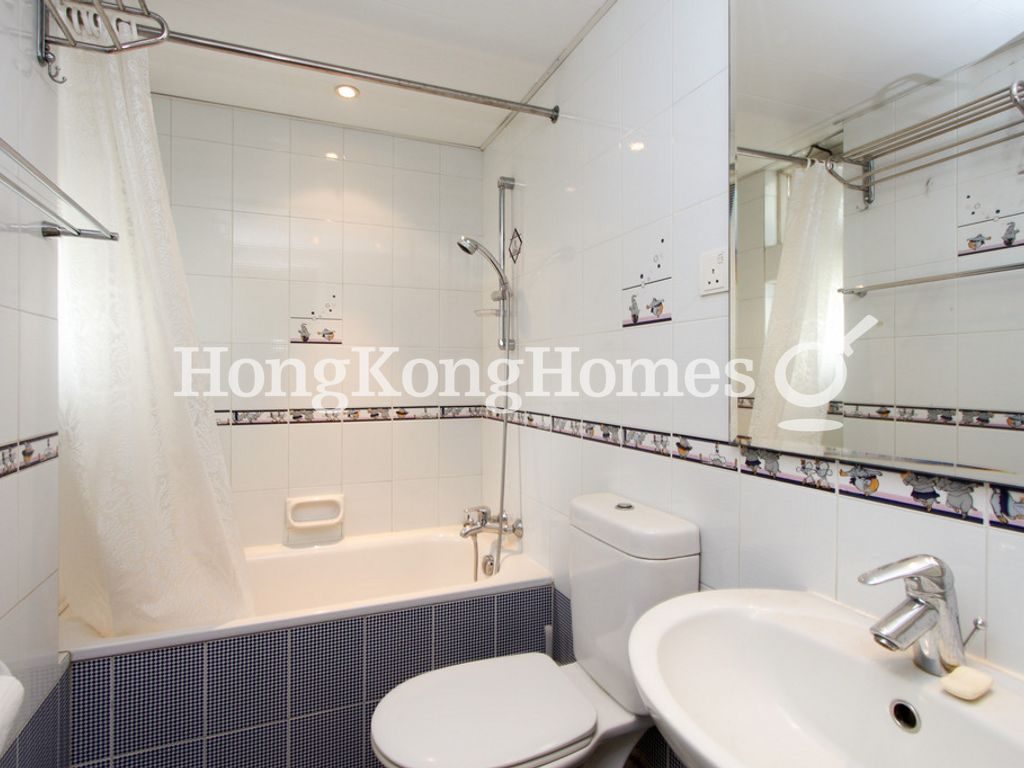 Guest Bathroom — 金徽閣，西半山