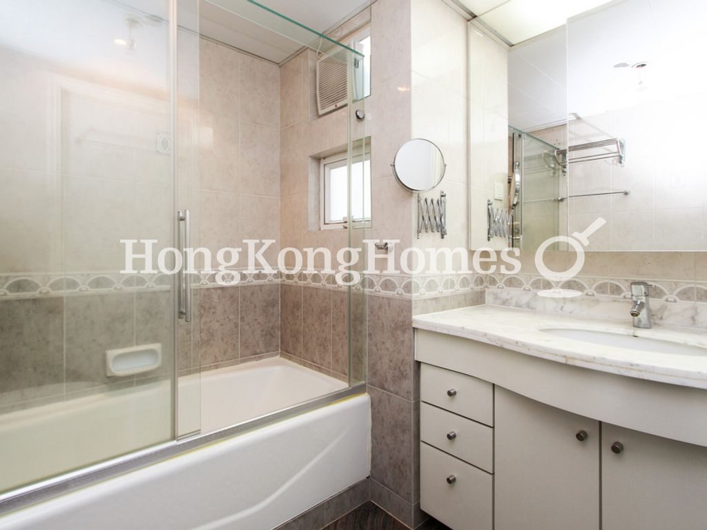 Master Bathroom — 金徽閣，西半山