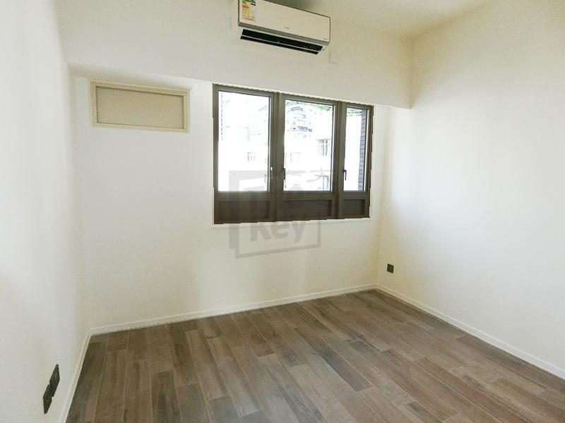 photo 7 — St. Joan Court, Midlevels Central