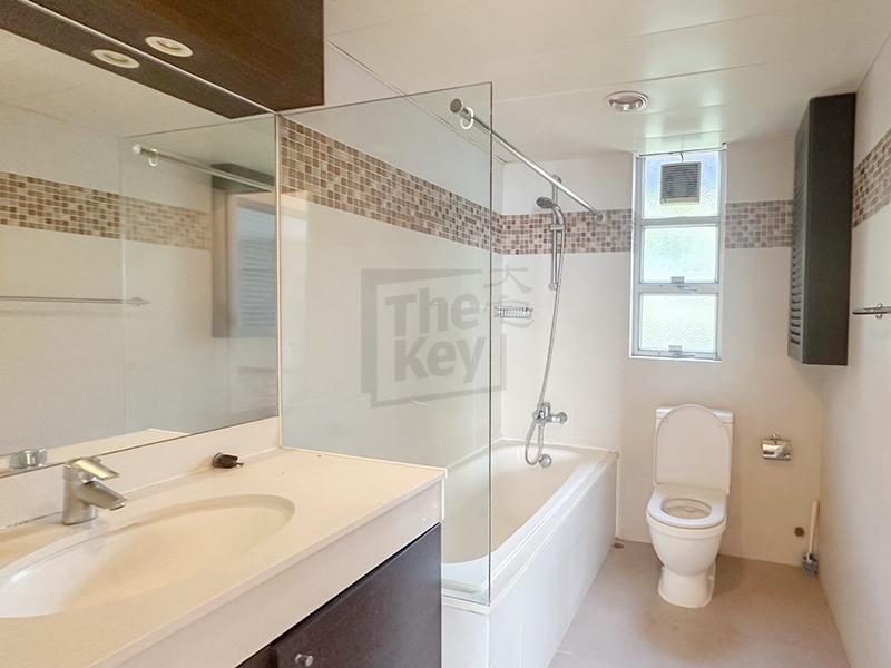 photo 5 — Hamilton Court, Midlevels West