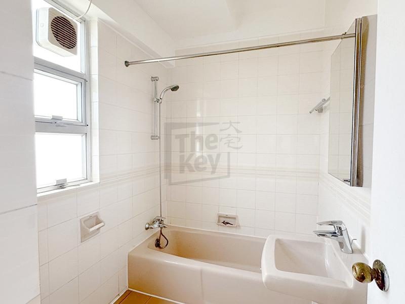 photo 5 — Hamilton Court, Midlevels West