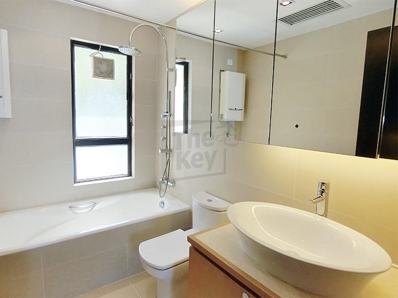 photo 5 — Ruby Court, Repulse Bay
