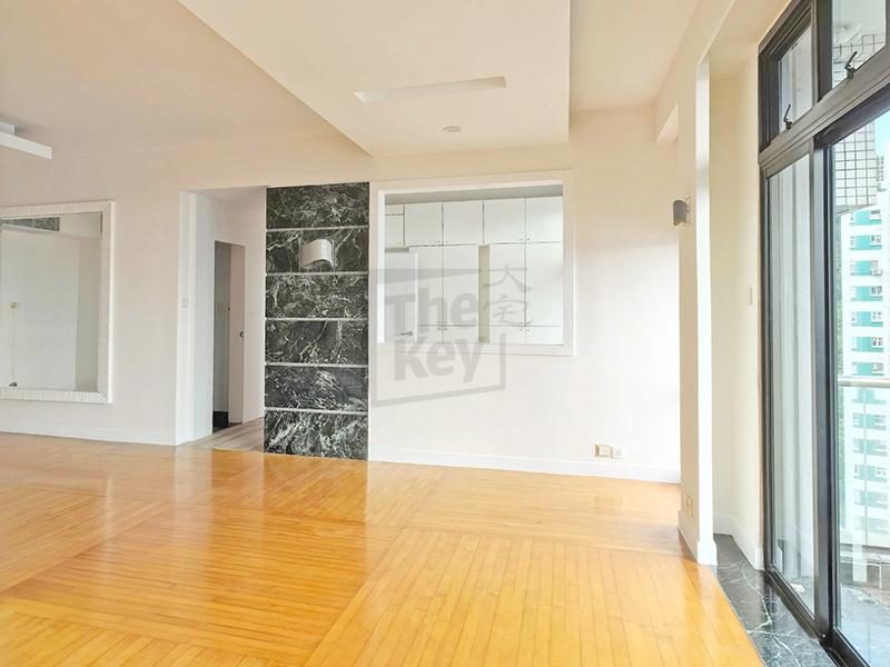 photo 3 — 37 Repulse Bay Road, Repulse Bay