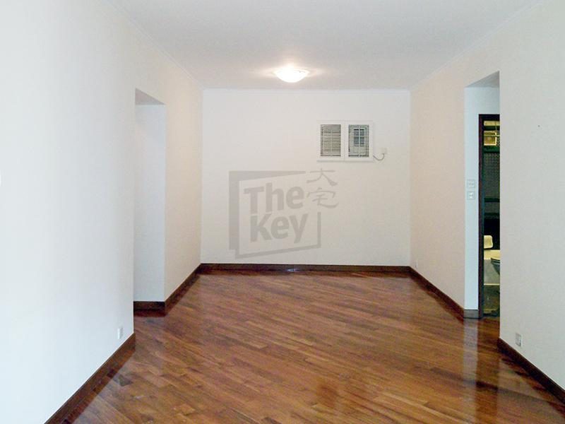 photo 2 — Hillsborough Court, Midlevels Central