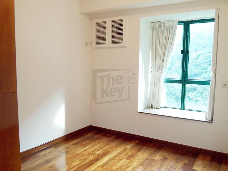 photo 3 — Hillsborough Court, Midlevels Central