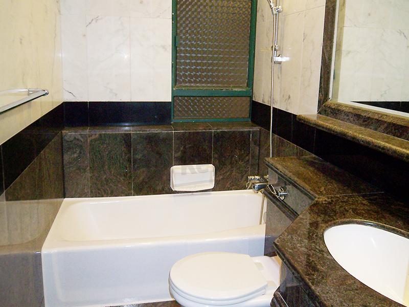 photo 5 — Hillsborough Court, Midlevels Central