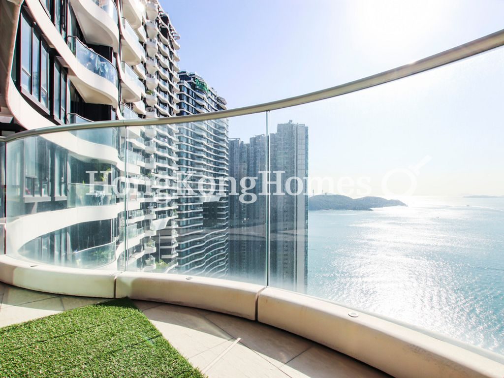 Balcony off Living and Dining Room — 貝沙灣 06期 Bel-air No. 8 03座，薄扶林