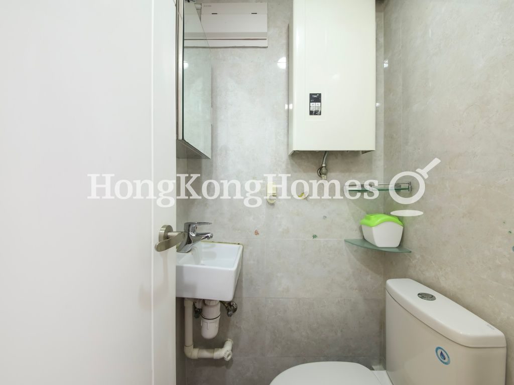 Guest Powder Room — 嘉寶園，西半山